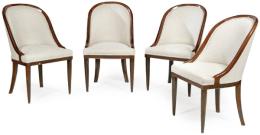 Lote 1279: Conjunto de 4 sillas art decó en madera de caoba, con tapicería de tela beige de época posterior.
Años 40