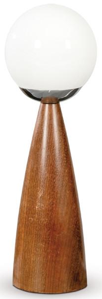 Lote 1305: Lámpara de sobremesa siguiendo el modelo Bilia de Gio Ponti, con base en madera de teca y difusor de vidrio blanco.Años 70