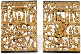Lote 1394: Pareja de paneles de madera tallada, calada y dorada de templo chino, Dinastía Qing S. XIX.