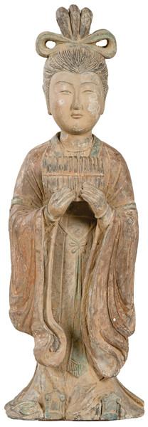 Lote 1397: "Música Tocando la Siringa" en terracota con pigmentos en frío, Dinastía Tang  (618-907).