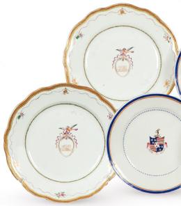 Lote 1415
Pareja de platos de porcelana de Compañía de Indias, Familia Rosa, Dinastía Qing, época de Qianlong (1736-95).