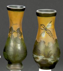 Lote 1458
Dos pequeños jarrones Art Nouveau de cristal tallado al camafeo, Francia h. 1900.