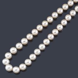 Lote 2251
Collar largo con perlas australianas de aprox. 11,10 - 16,31 mm con cierre de oro blanco de 18K.