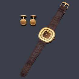 Lote 2585
BREGUET 1963 de caballero con caja en oro amarillo de 18 K y gemelos Chaumet. Años 70. Estuche original Chaumet para el reloj y los gemelos.