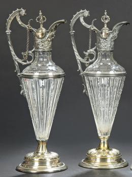 Lote 1089
Pareja de jarras jugendstil de cristal y metal de WMF, Alemania h. 1900.