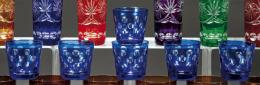 Lote 1092
Seis vasos de cristal de Bohemia Natchmann modelo Ocean Blue, tallados y esmaltados en azul cobalto.