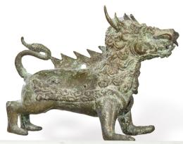 Lote 1335
"Dragón" de bronce con pátina de cobre, China Dinastía Qing S. XIX.