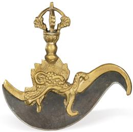 Lote 1391
Kartika cuchillo ritual tibetano en bronce dorado y hierro. S. XIX