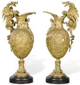 Lote 1415
Pareja de jarras de bronce dorado S. XIX