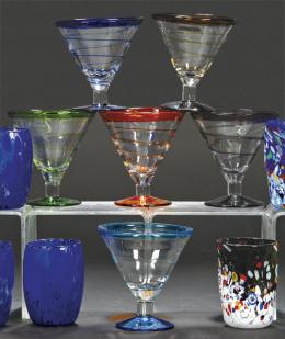 Lote 1021: Juego de seis copas de helado de cristal de Murano de distintos colores.