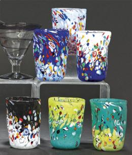 Lote 1022: Juego de seis vasos de cristal de Murno con deocraicón de molti fiori en distintos colores.