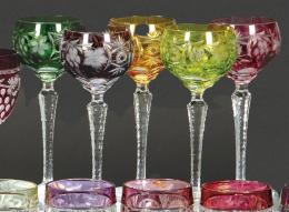 Lote 1030: Juego de seis copas de cristal de Bohemia Nachtmann tallado y esmaltado en varios colores.