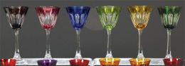 Lote 1032: Juego de seis copas de cristal tallado alemán de Nachtmann en diversos colores.