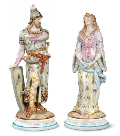  Pareja de figuras de estilo medieval en porcelana modelada, pintada y esmaltada de Scheibe Alsbach. Con marca en azul cobalto en la base
Alemania, h. 1840