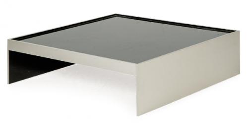  Patricia Urquiola (1961) para Moroso 2002
Mesa modelo Skate con sobre de aluminio Springfield lakirovanie en negro.