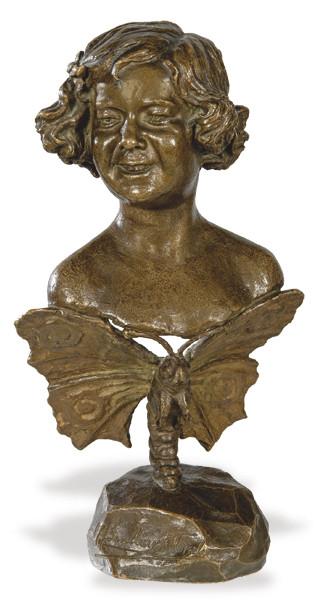 Lote 1515
Gerardo Benlliure Morales (Valencia 1857-1936). 
"Niña con Mariposa" pp. S. XX
Busto de bronce patinado, firmado y con sello de fundición de Masriera & Campins de Barcelona.