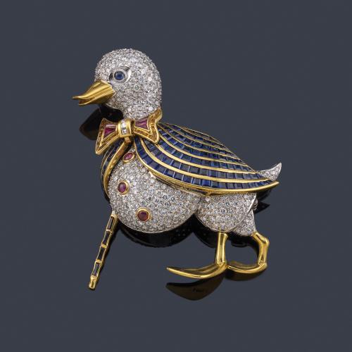 Lote 2387
Broche en forma de pato con pavé de brillantes de aprox. 9,00 ct con capa de zafiros calibrados.