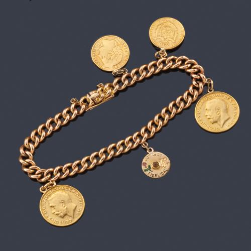  Pulsera con cuatro monedas de oro amarillo y un colgante de natalidad.