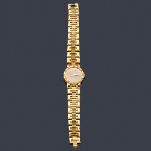 Lote 2613
PIAGET ref. 80563 K81 de señora con caja y brazalete en oro amarillo de 18 K.
