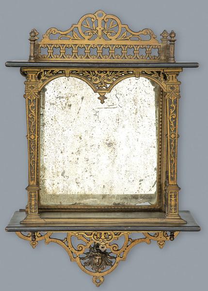 Lote 1056
Repisa de madera de ébano y bronce dorado Napoleón III. Francia, ff. XIX.