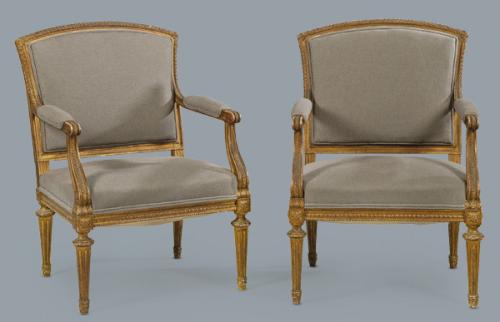  Pareja de butacas Napoleón III estilo Luis XVI en madera tallada y dorada. Con tapicería de tela gris de época posterior.
Francia, segunda mitad S. XIX