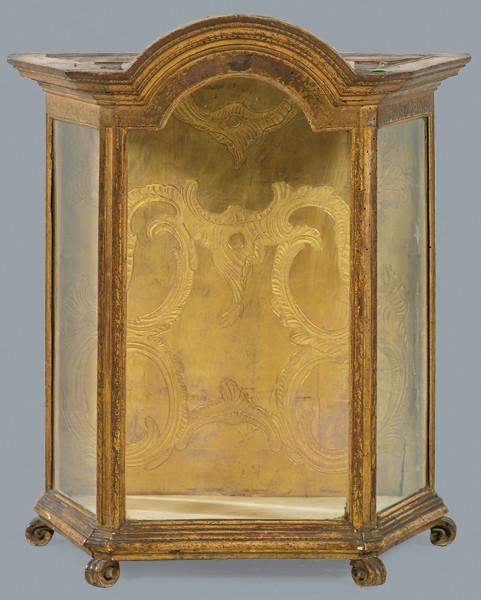 Lote 1068
Hornacina en madera dorada, España S. XIX.