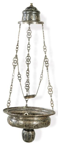 Lote 1132
Lámpara votiva de plata española del S. XVII.