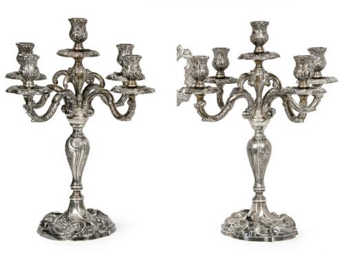 Lote 1181
Pareja de candelabros de plata española punzonada 1ª Ley de Montejo