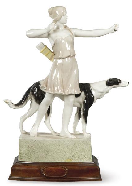  Figura de Diana cazadora con borzoi ruso en porcelana austríaca de Goldscheider. Firmado por Latour. Viena, 1915.