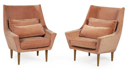  Pareja de butacas con patas troncocónicas en madera torneada y tapicería de terciopelo rosa.
Años 60