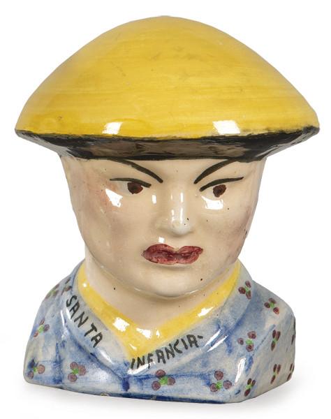  Hucha de recaudación del Domund en cerámica pintada y vidriada.
España, años 40-50
Altura