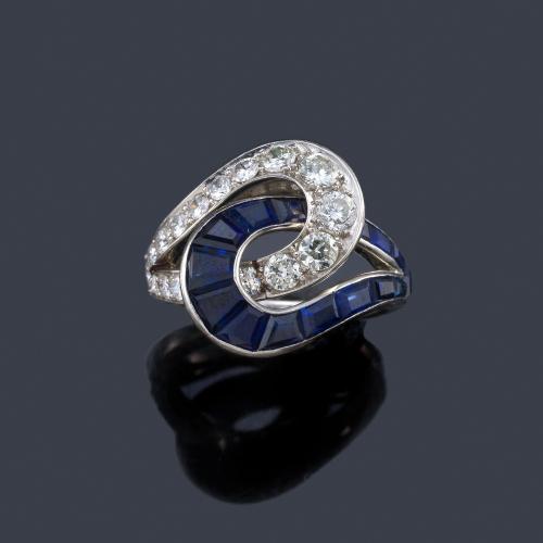 Lote 2073
Sortija brillantes 1,70 ct y zafiros calibrados