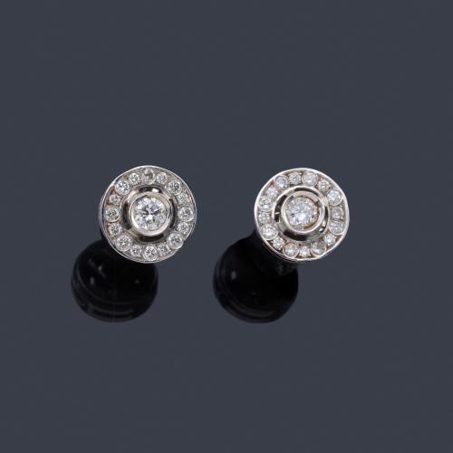 Dormilonas con brillantes de aprox. 0,70 ct en total en montura de oro blanco de 18K.