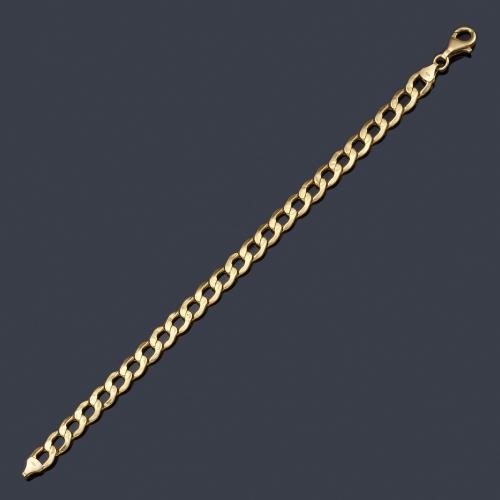  Pulsera con eslabones húngaros en oro amarillo de 18K.