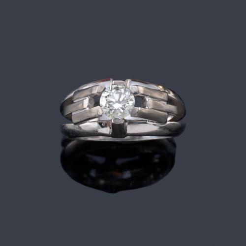 Lote 2497
Solitario de caballero con brillante de aprox. 0,93 ct en montura de platino.