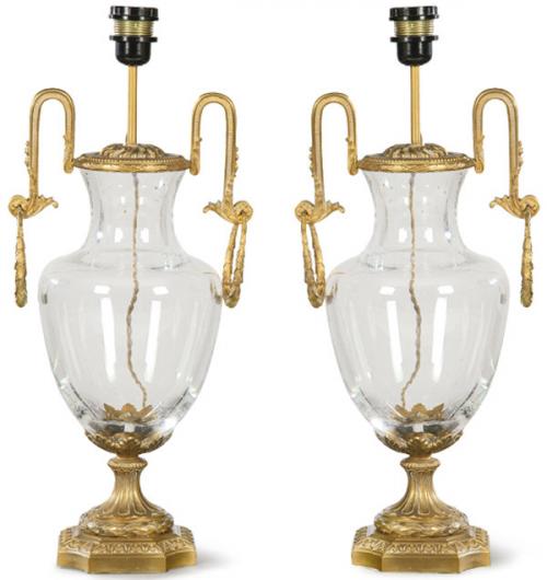  Pareja de lámparas de mesa de cristal y bronce de estilo neoclásico S. XX.