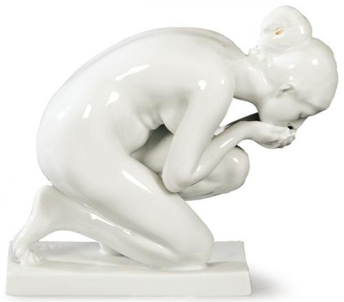 Lote 1170
"Mujer bebiendo", diseñada por Ernst Wenck alrededor de 1924, Rosenthal, Classic Rose Collection, alrededor de 1975/80