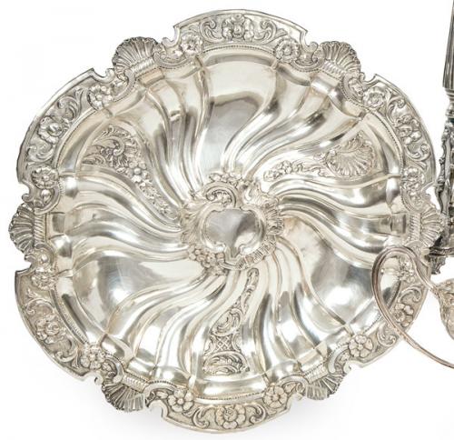  Fuente circular de plata con punzón no identificado S. XX