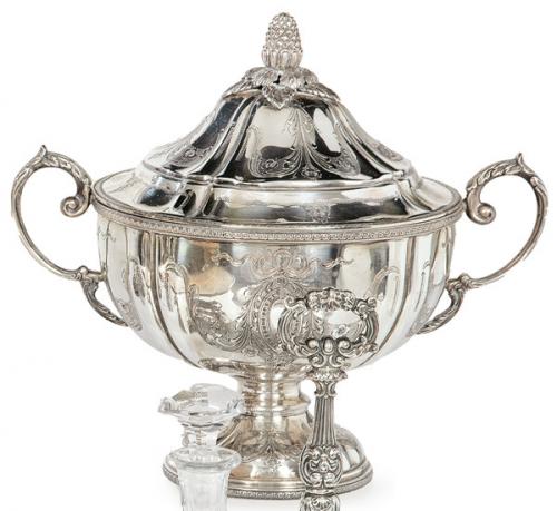 Lote 1217
Sopera de plata portuguesa punzonada Ley 925.