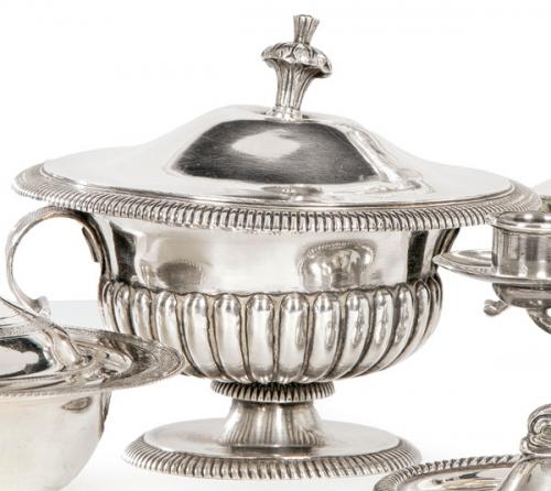  Bombonera de plata española punzonada de la Real Fábrica de Martínez, Madrid Villa y Corte 1828.