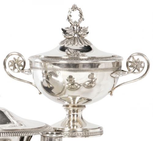  Bombonera de plata española punzonada 1ª Ley de López y Pasgorcy  siguiendo modelos de la Real Fábrica. 