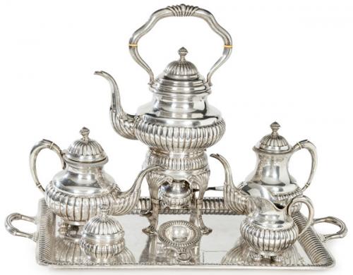  Juego de cafe y té en plata española punzonada 1ª Ley con marca comercial de J. Pérez Fernández.