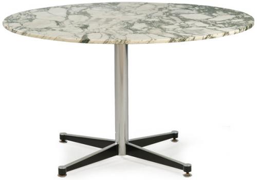  Mesa de comedor redonda, con tapa de mármol, sobre pedestal y en acero y acero anodizado.
Italia, S. XX
