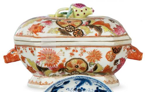  Pequeña terrina de porcelana de Compañia de Indias pseudo hoja de tabaco, Dinastía Qing, época de Qianlong (1736-95)