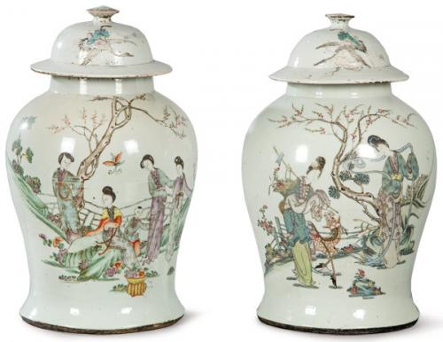  Pareja de tibores de porcelana china con esmaltes polícromos, Dinastía Qing S. XIX.