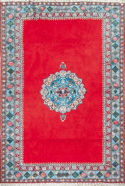  Alfombra marroquí en lana siguiendo modelos persas.