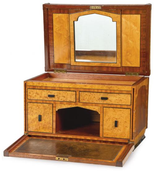 Lote 1465
Caja tocador Biedermaier de caoba, limoncillo y raiz de arce, Alemania pp. S. XIX.