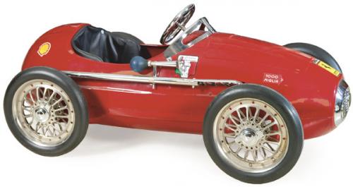  Ferrari F 1 a pedales en metal.