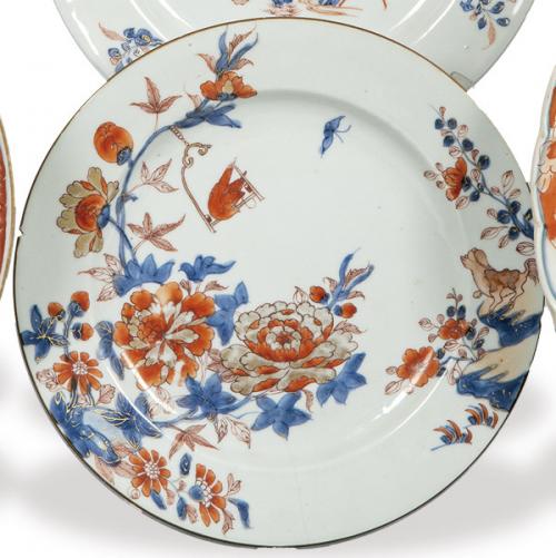  Plato de porcelana de Compañía de Indias tipo Imari, Dinastía Qing, época de Qianlong (1736-95)