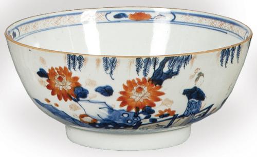  Cuenco de porcelana de Compañía de Indias, tipo Imari, Dinastía Qing, época de Qianlong (1736-95).
